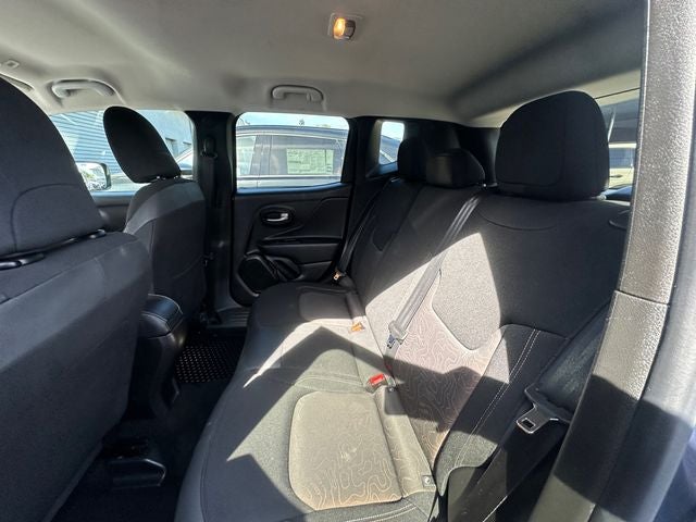 Used 2023 Slate Blue Pearlcoat Jeep Latitude image 30