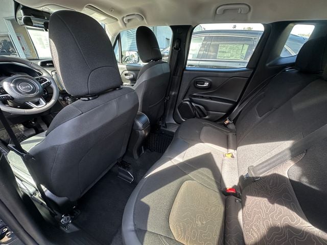 Used 2023 Slate Blue Pearlcoat Jeep Latitude image 31
