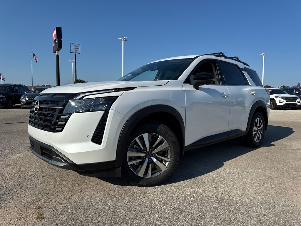 White Pearl 2026 Nissan Pathfinder SUV / Crossover Front-Wheel Drive 9-Speed Automatic