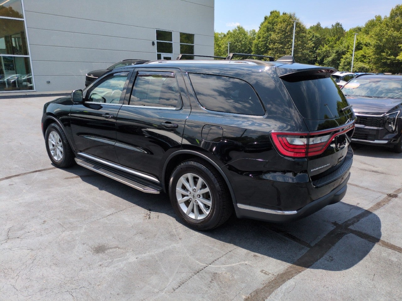 View vehicle photo 5