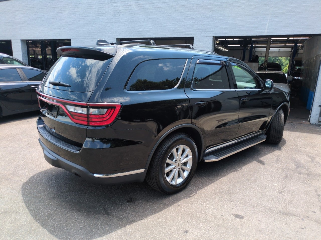 View vehicle photo 7