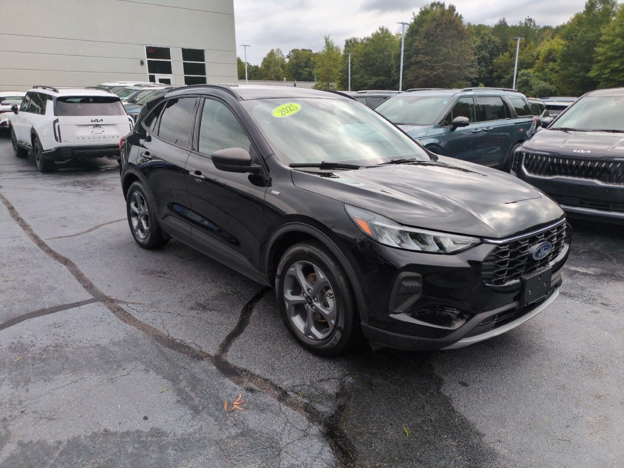 Black 2025 Ford Escape SUV / Crossover Front-Wheel Drive Automatic