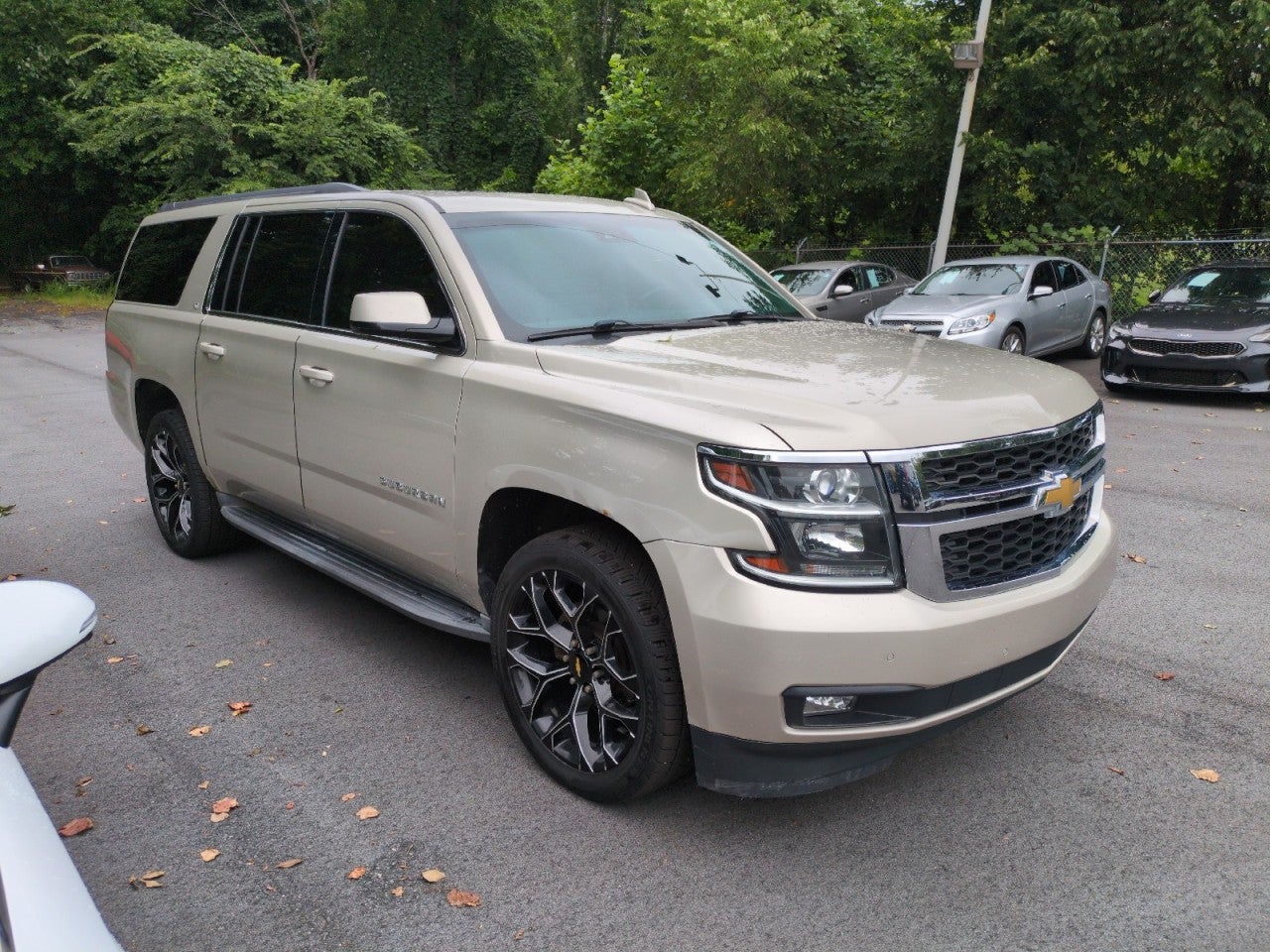 Champagne Silver Metalli 2016 Chevrolet Suburban SUV / Crossover Four-Wheel Drive Automatic