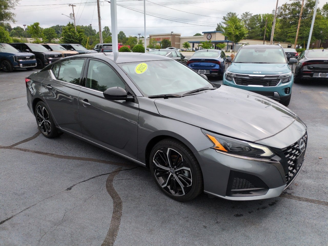 Gray Med 2025 Nissan Altima Sedan Front-Wheel Drive Automatic