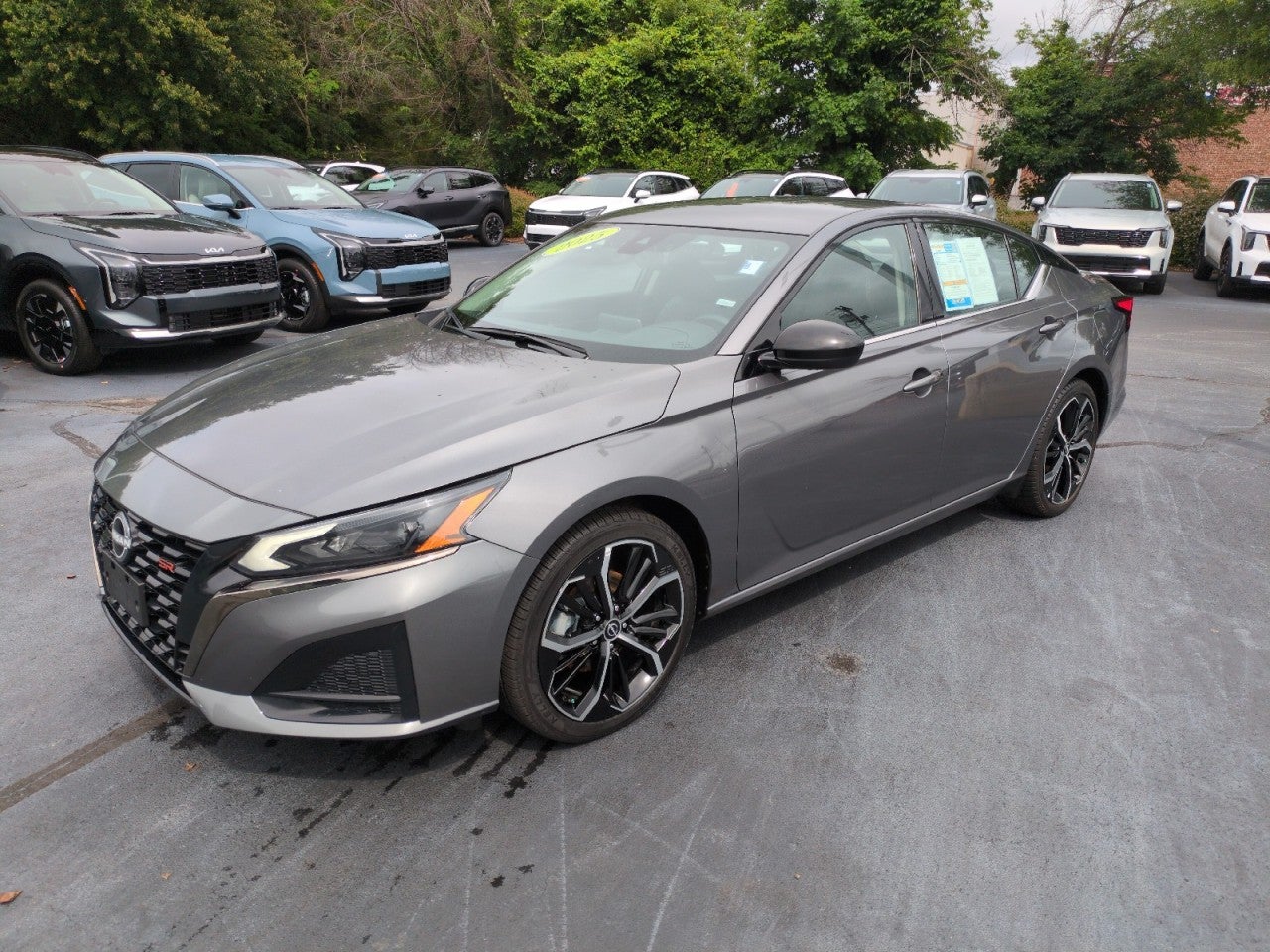 View vehicle photo 3