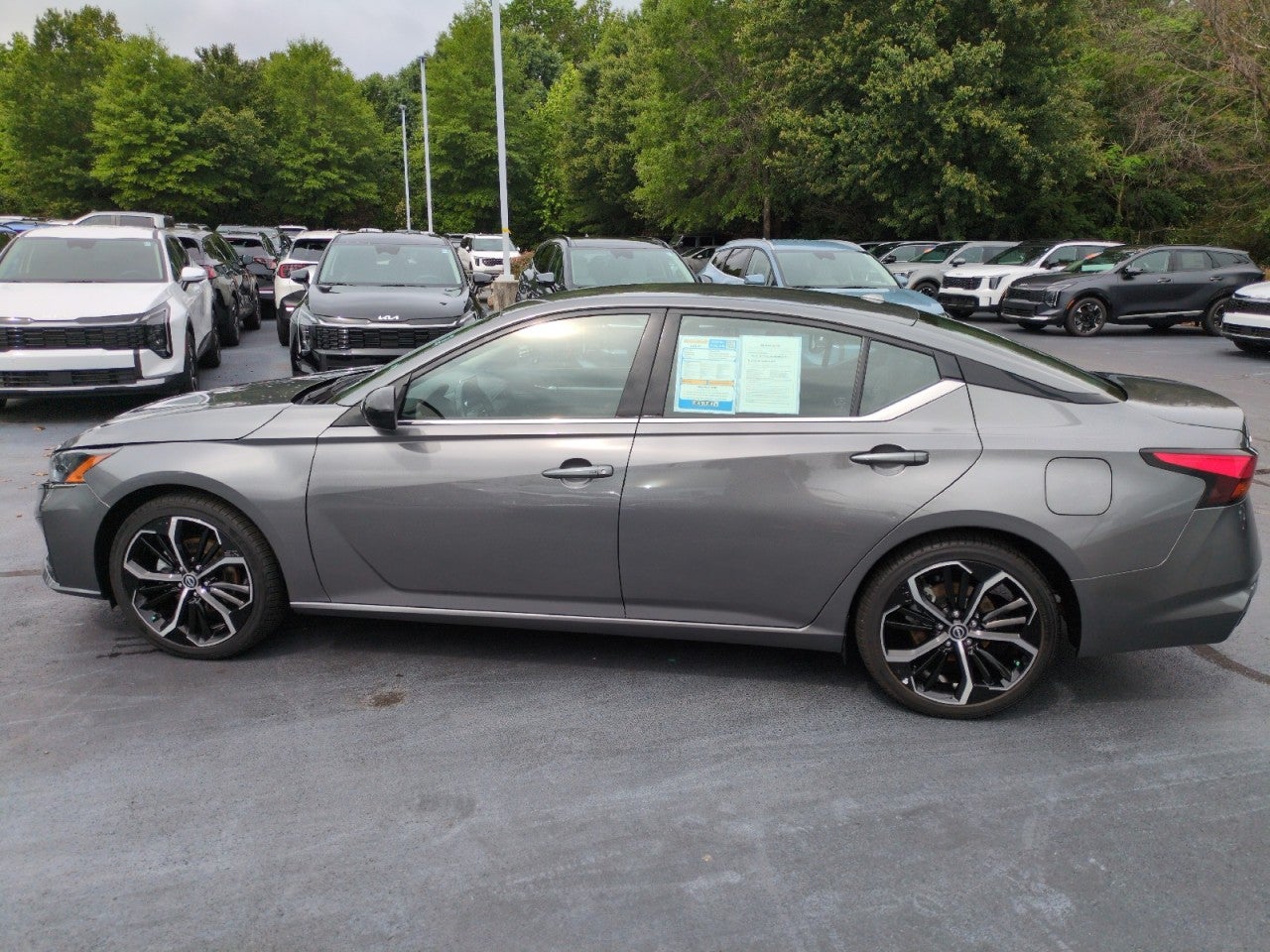 View vehicle photo 4