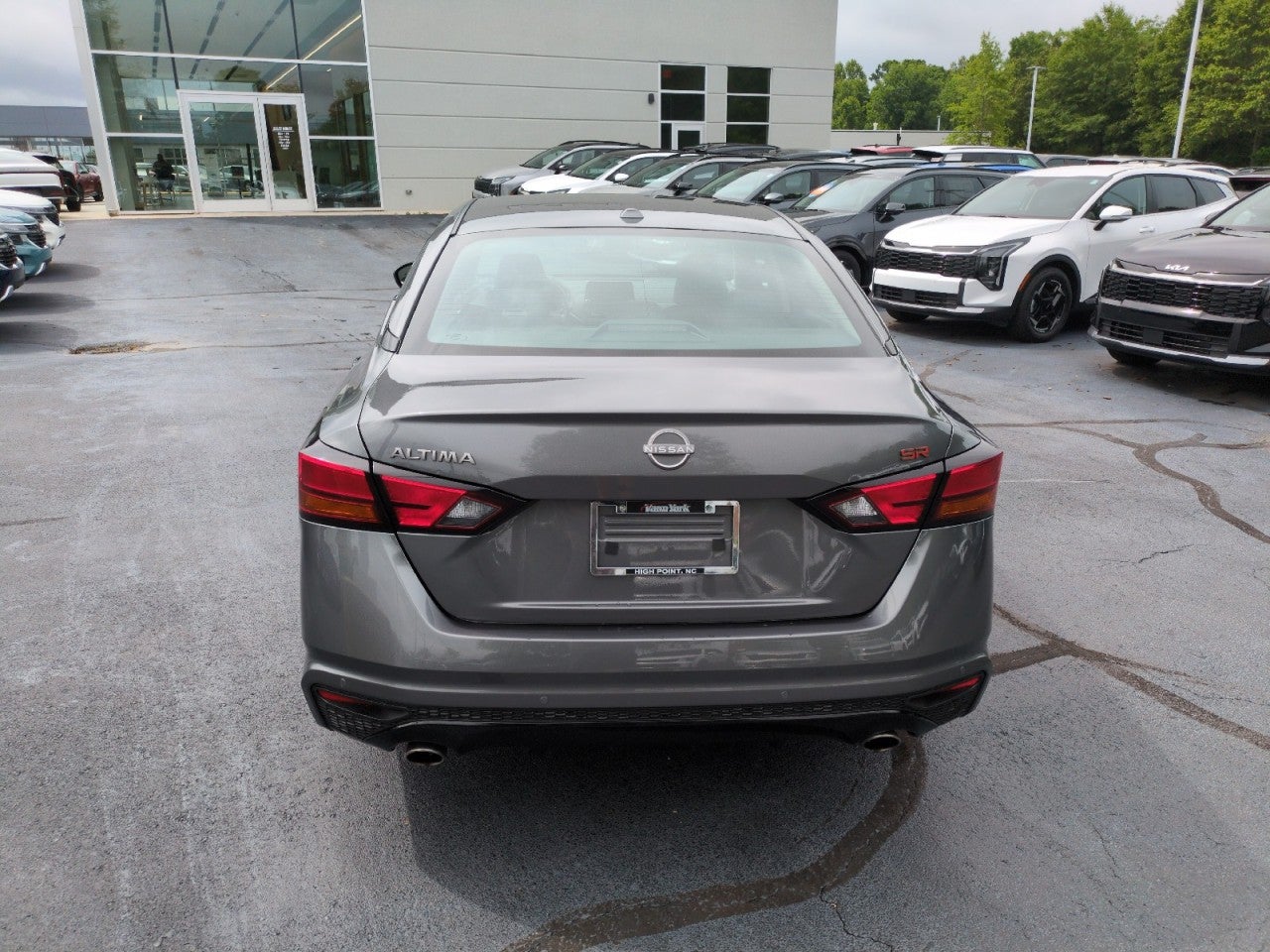 View vehicle photo 6