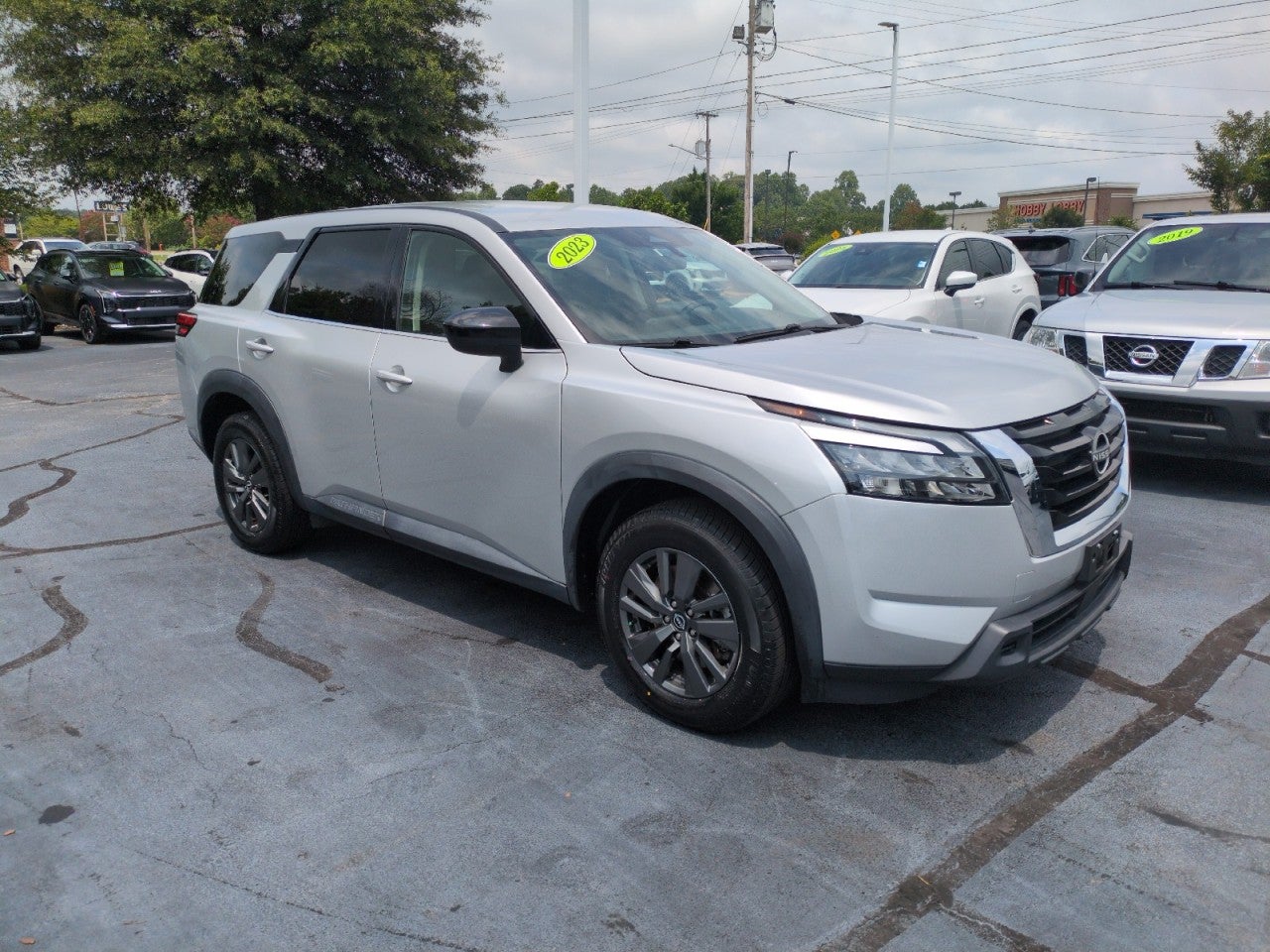  2023 Nissan Pathfinder S 4WD   