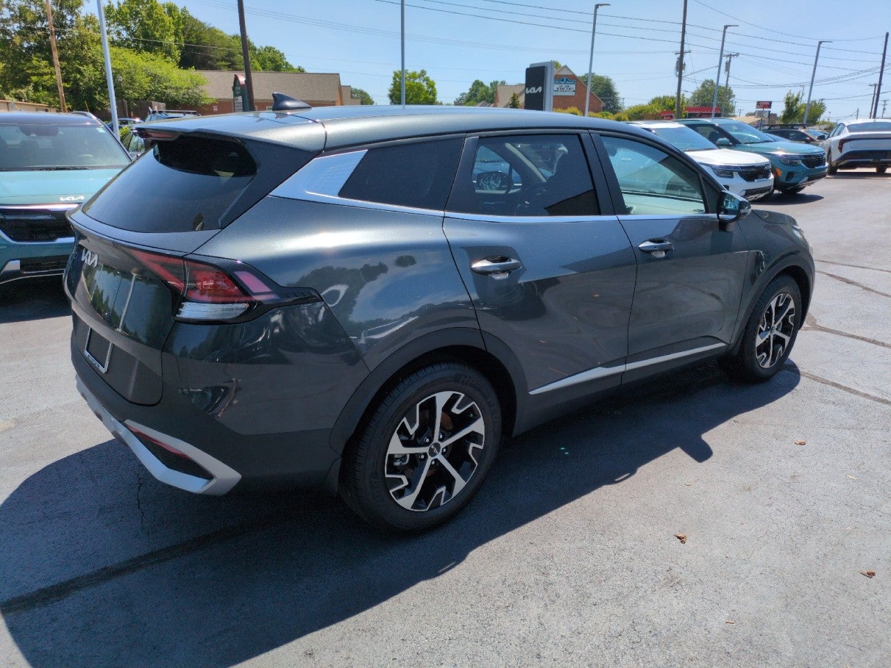 View vehicle photo 7