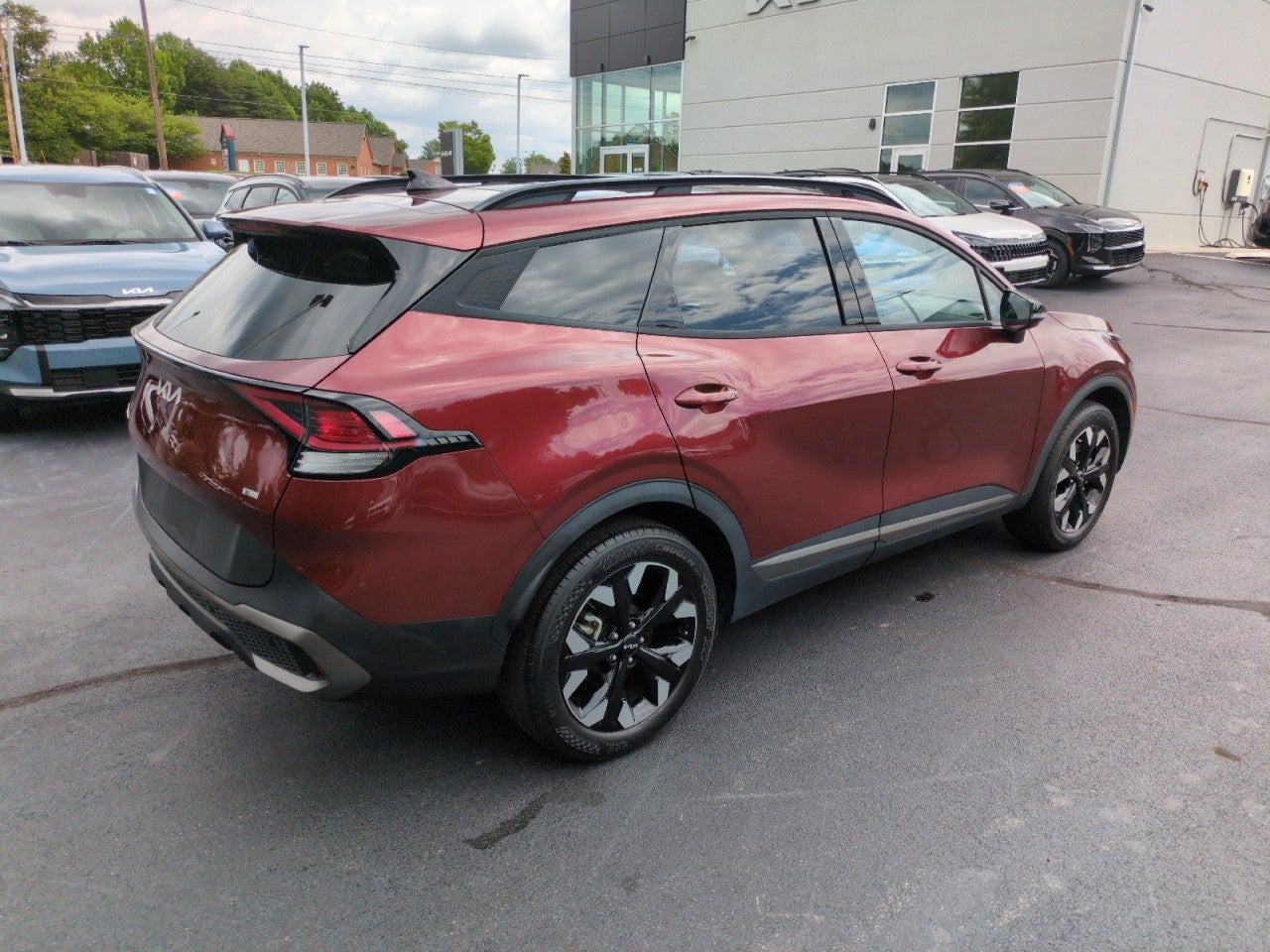 View vehicle photo 7