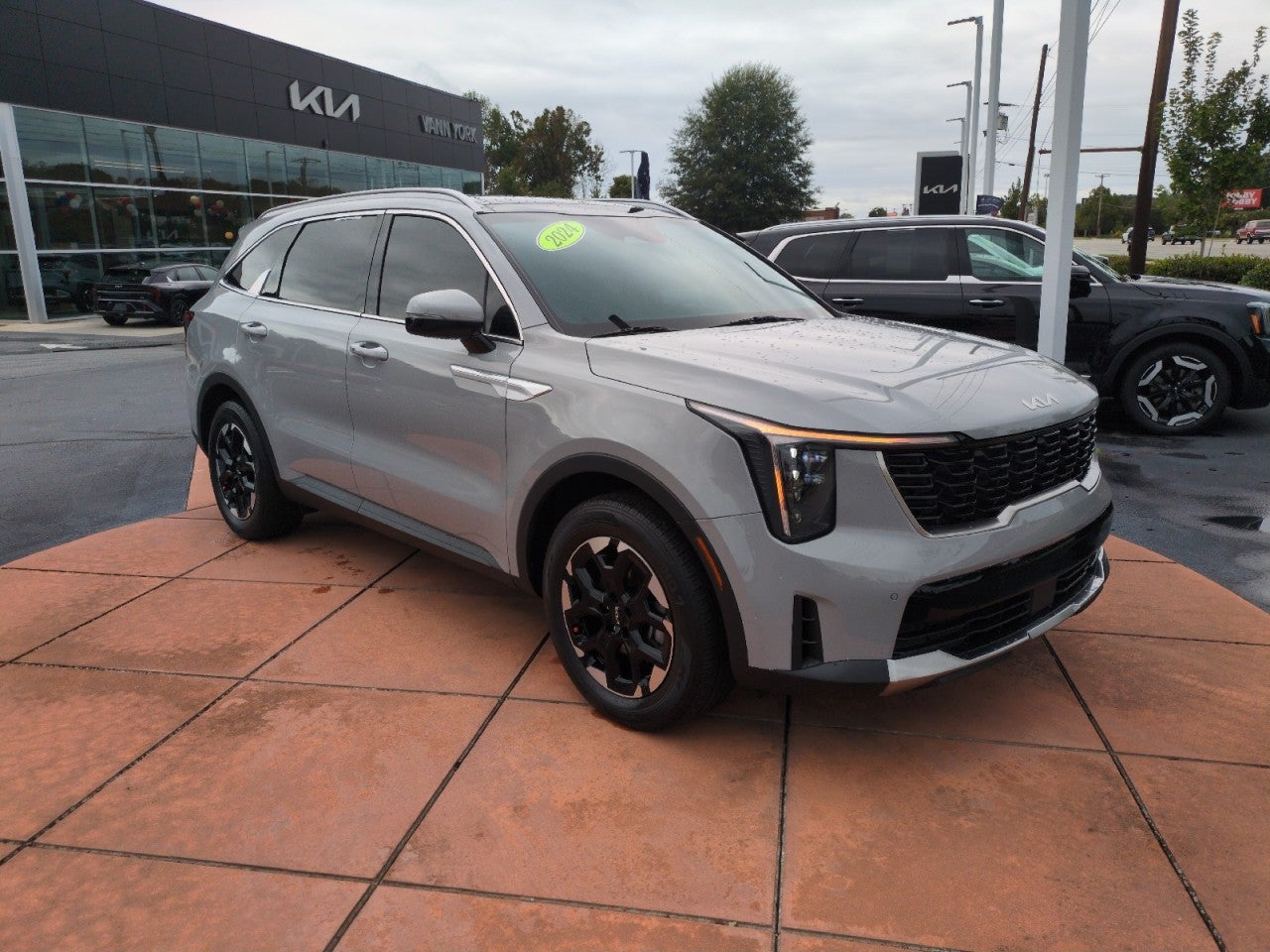 Wolf Gray 2024 Kia Sorento SUV / Crossover Front-Wheel Drive Automatic