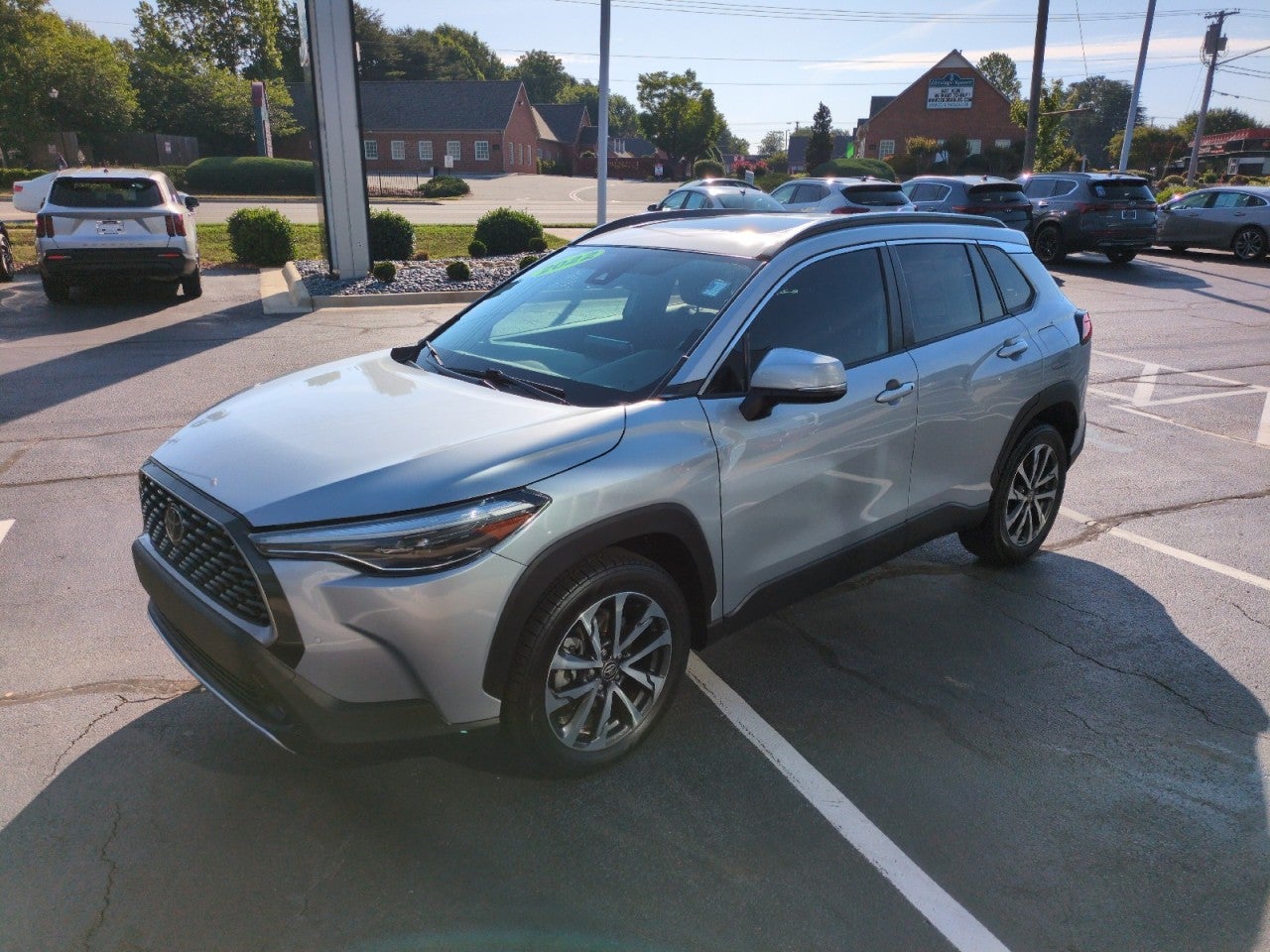 View vehicle photo 3