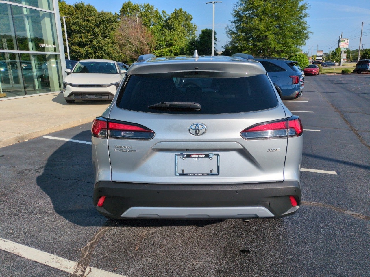 View vehicle photo 6