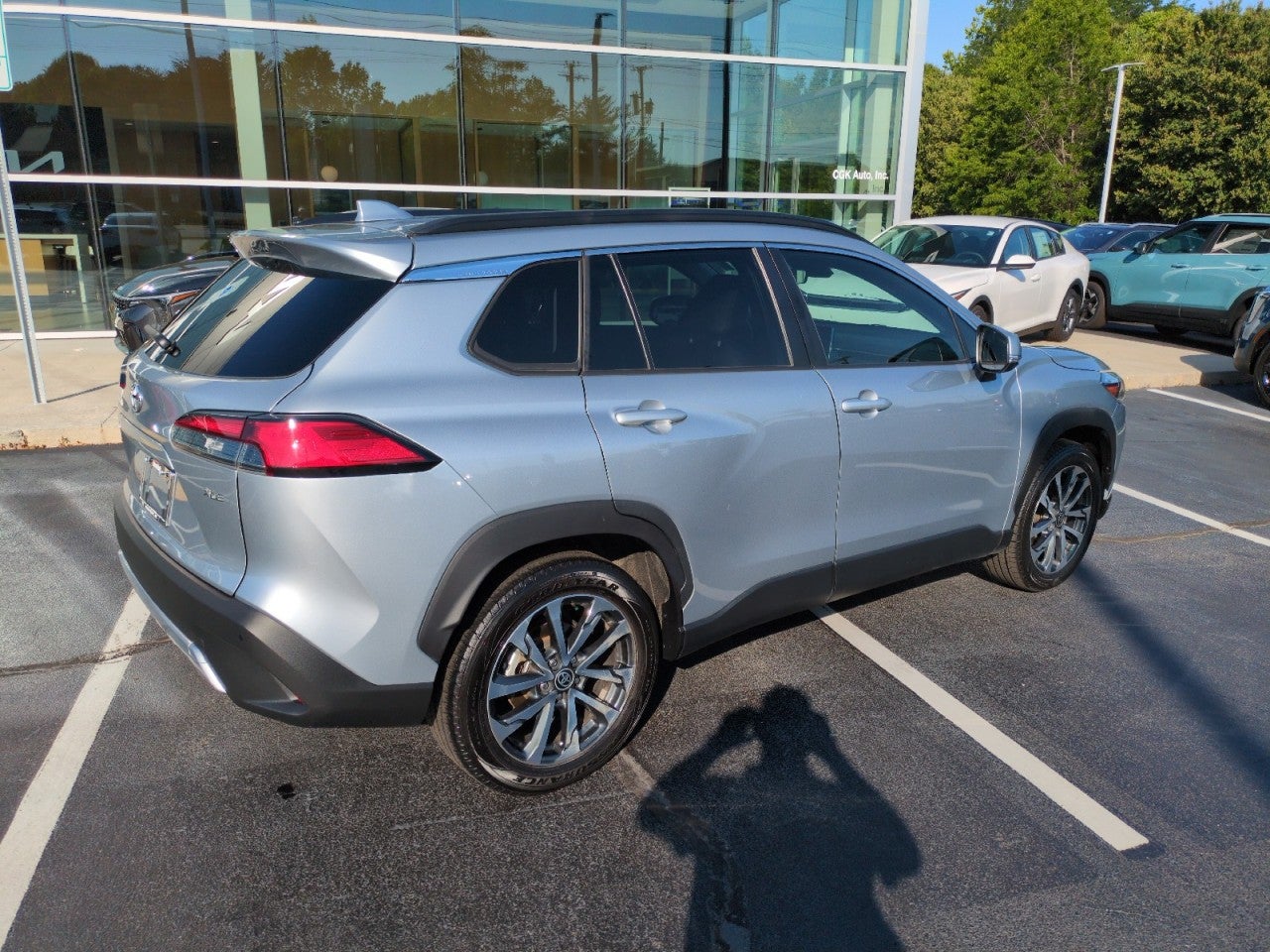 View vehicle photo 7