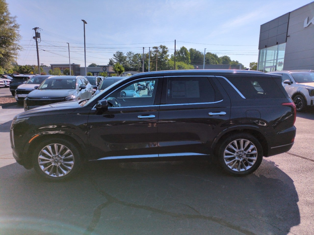 View vehicle photo 4
