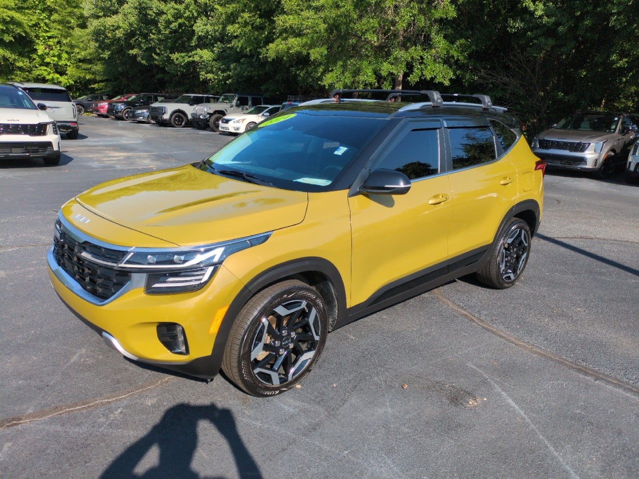 View vehicle photo 3