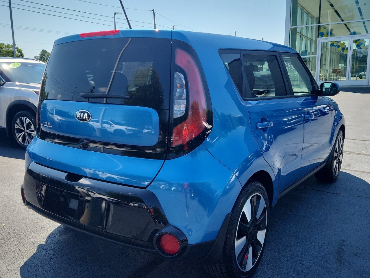 View vehicle photo 7