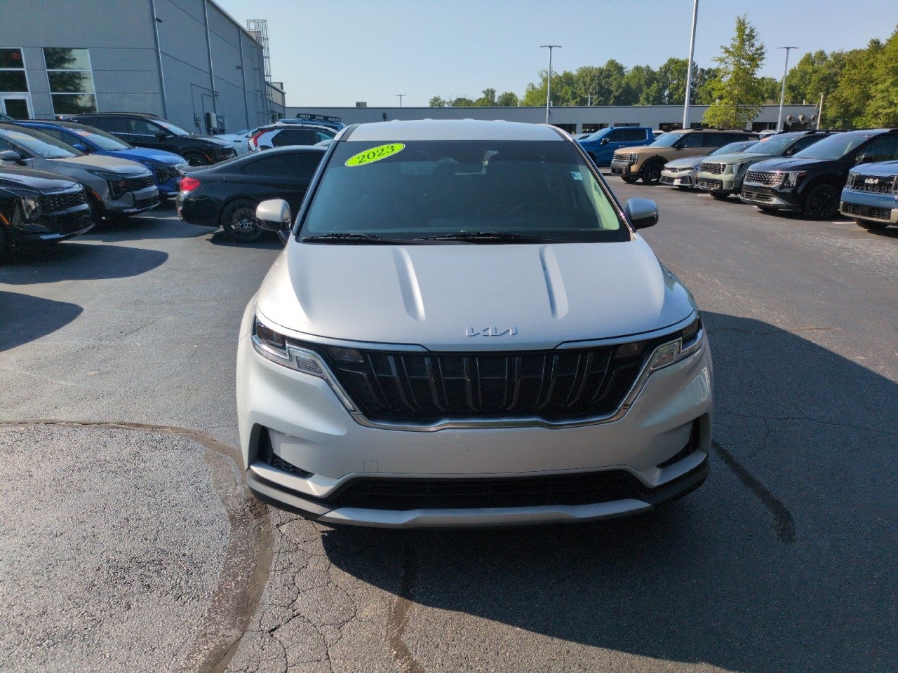 View vehicle photo 2