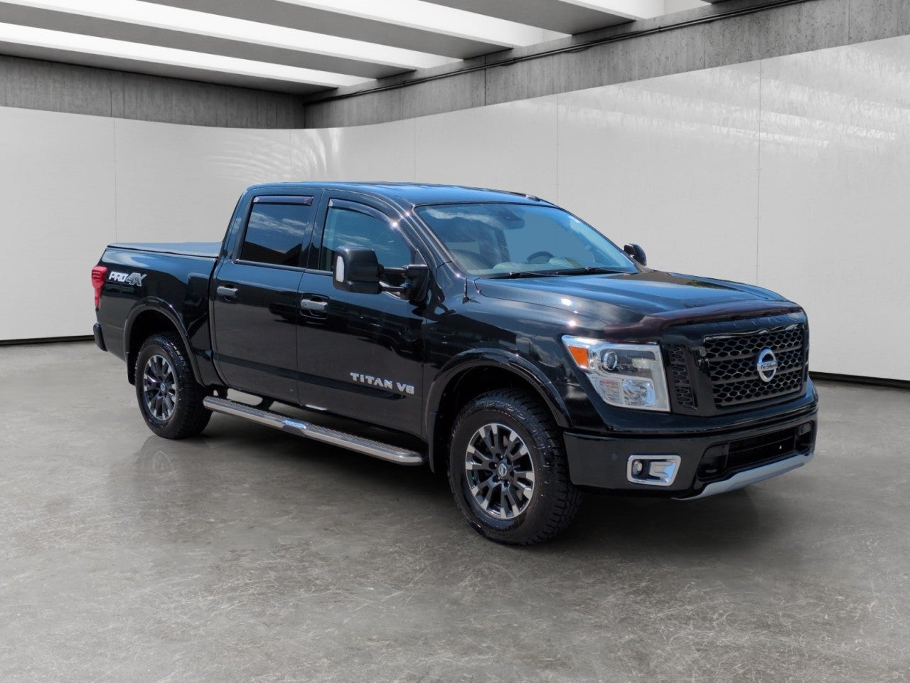  2019 Nissan Titan PRO-4X Crew Cab 4WD   