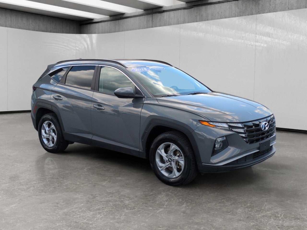 Gray 2024 Hyundai Tucson SUV / Crossover All-Wheel Drive Automatic