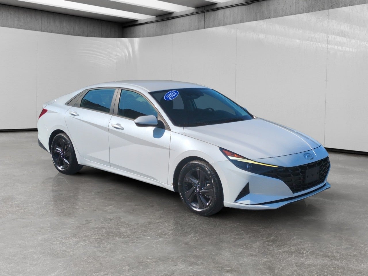 Quartz White 2021 Hyundai Elantra Sedan Front-Wheel Drive Automatic