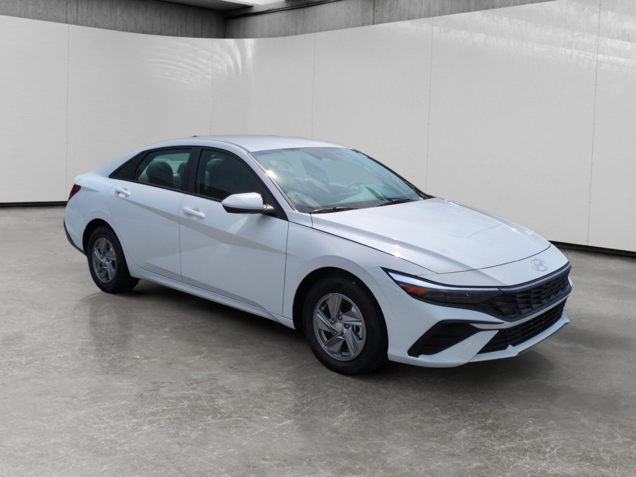Gray 2026 Hyundai Elantra Sedan Front-Wheel Drive Automatic