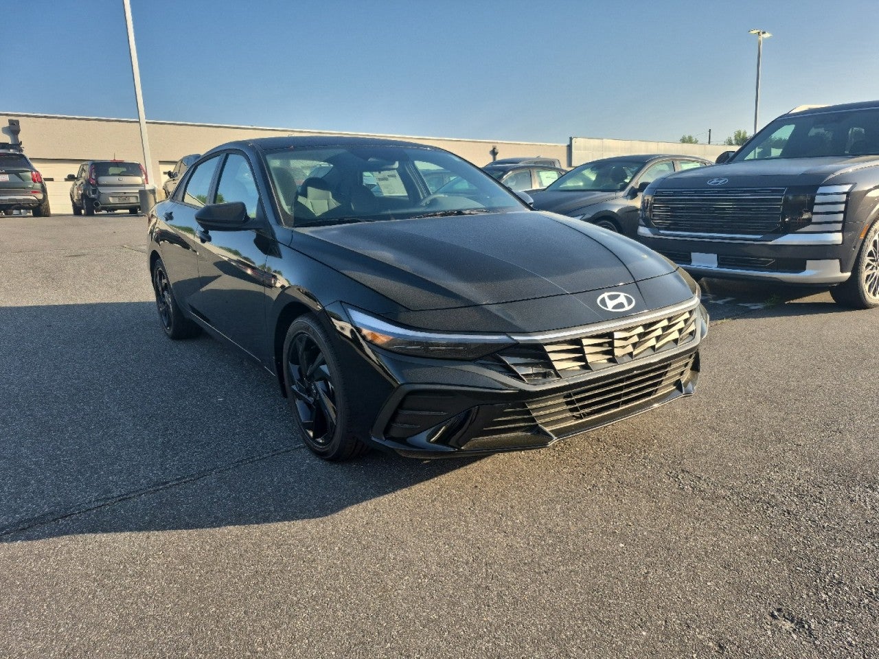 Abyss Black 2026 Hyundai Elantra Sedan Front-Wheel Drive Continuously Variable Transmission