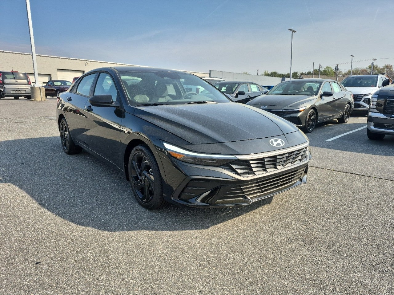 Abyss Black 2026 Hyundai Elantra Sedan Front-Wheel Drive Continuously Variable Transmission