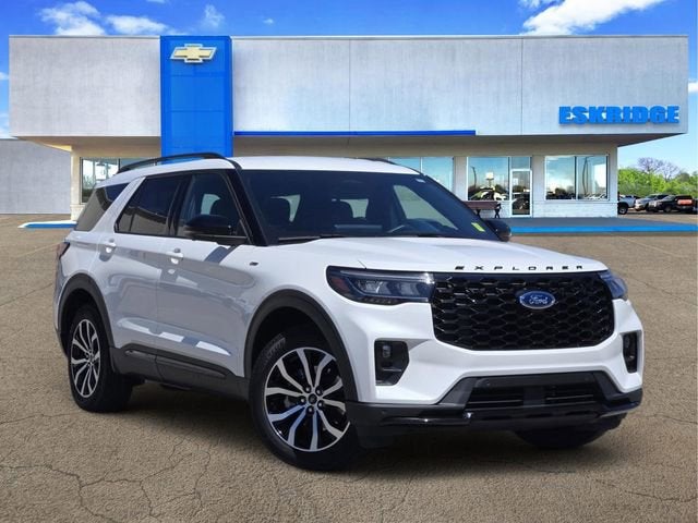 White 2025 Ford Explorer ST-Line AWD SUV / Crossover All-Wheel Drive Automatic