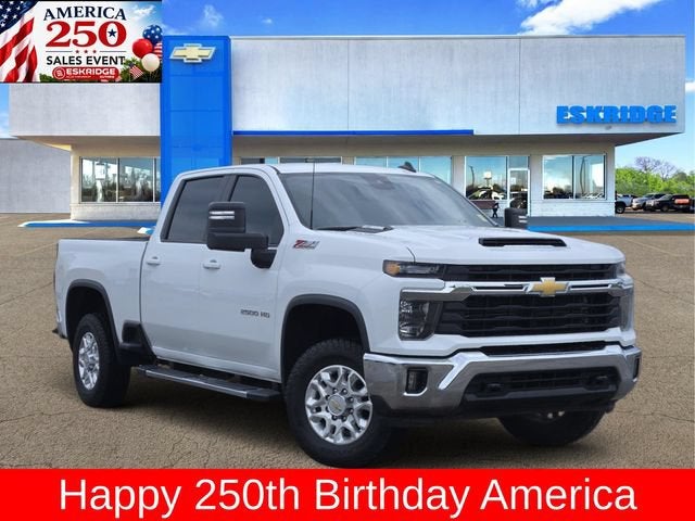 Summit White 2025 Chevrolet Silverado 2500HD Pickup Truck Four-Wheel Drive Automatic