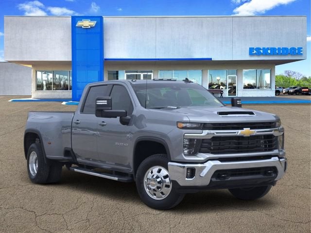 Sterling Gray Metallic 2026 Chevrolet Silverado 3500HD Pickup Truck Four-Wheel Drive Automatic