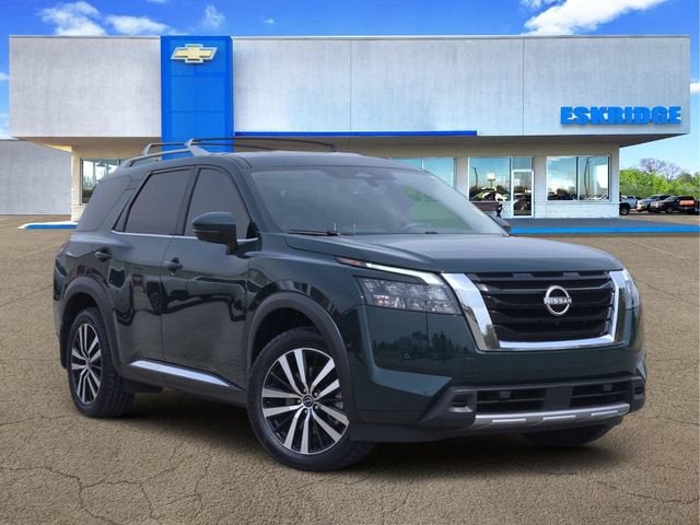  2025 Nissan Pathfinder Platinum 4WD   