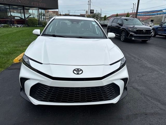View vehicle photo 2
