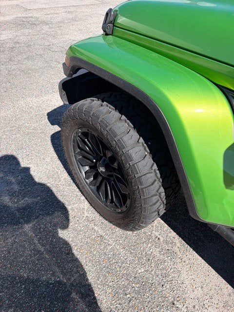 2026 Jeep Wrangler SAHARA Convertible Slide 12