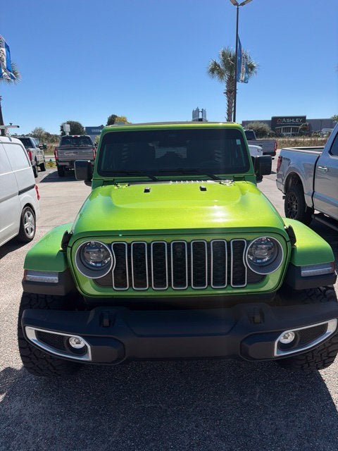 2026 Jeep Wrangler SAHARA Convertible Slide