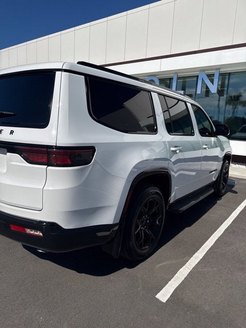 2024 Jeep Wagoneer SERIES II SUV Slide 3