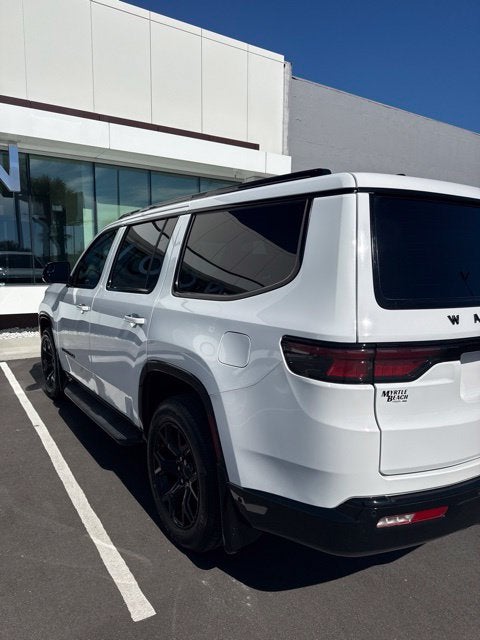2024 Jeep Wagoneer SERIES II SUV Slide 5