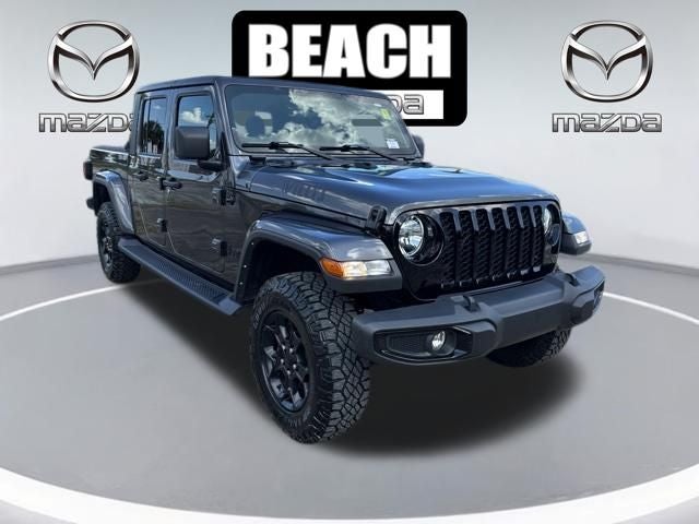 Granite Crystal Metallic Clearcoat 2023 Jeep Gladiator WILLYS Crew Cab Pickup Raleigh NC