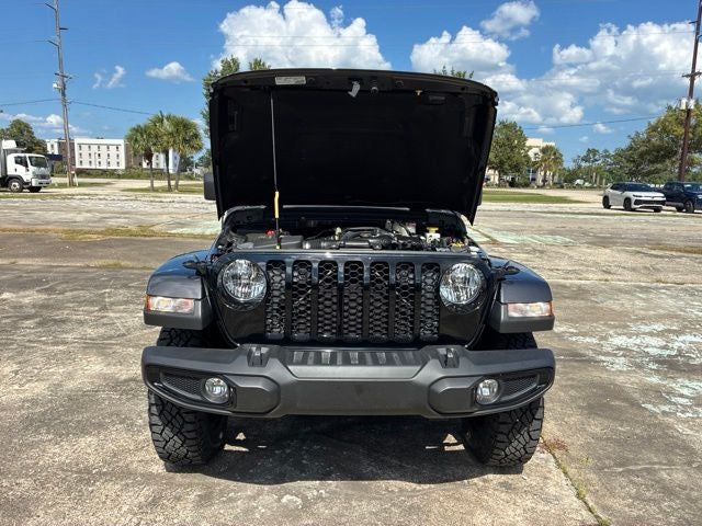 2023 Jeep Gladiator WILLYS Crew Cab Pickup Slide 18