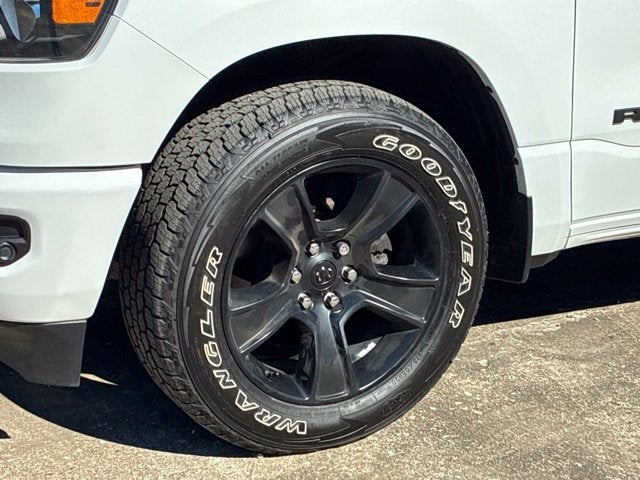 2024 RAM 1500 BIG HORN/LONE STAR Crew Cab Pickup Slide 9
