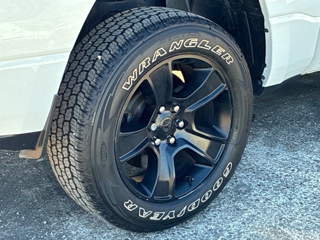 2024 RAM 1500 BIG HORN/LONE STAR Crew Cab Pickup Slide 13