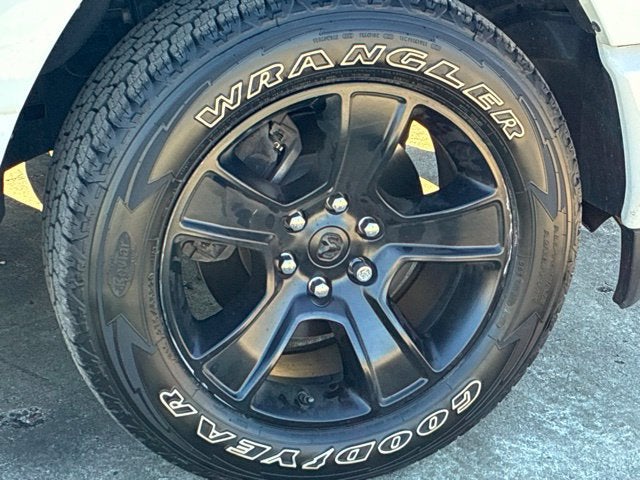 2024 RAM 1500 BIG HORN/LONE STAR Crew Cab Pickup Slide 15