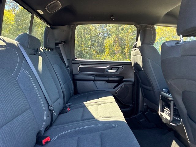 2024 RAM 1500 BIG HORN/LONE STAR Crew Cab Pickup Slide 22