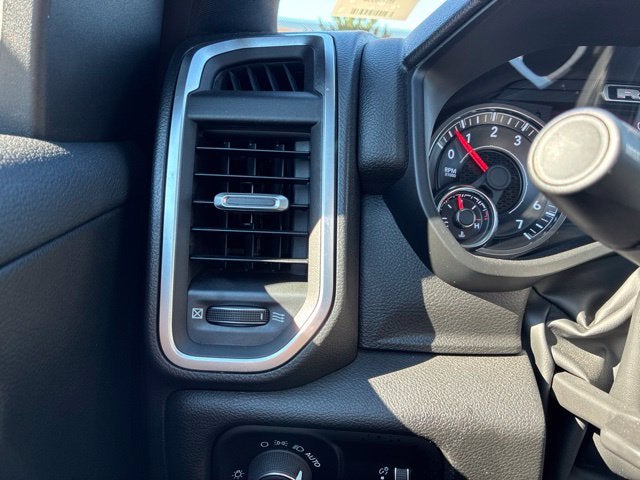 2024 RAM 1500 BIG HORN/LONE STAR Crew Cab Pickup Slide 25