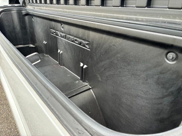 2025 RAM 1500 LIMITED Crew Cab Pickup Slide 14