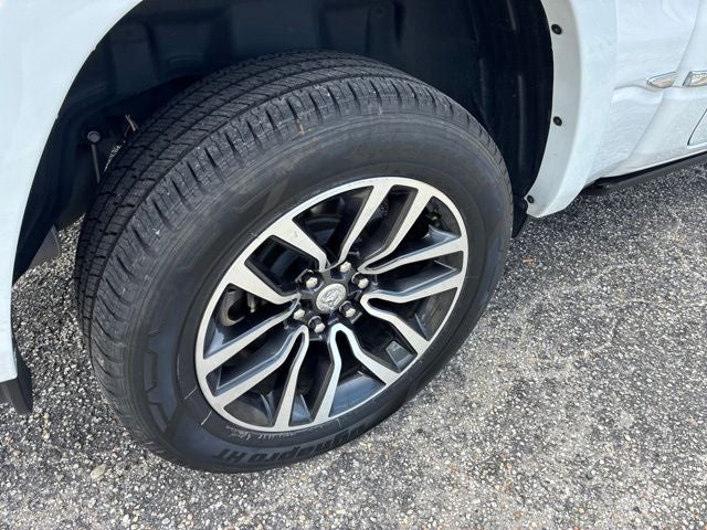 2025 RAM 1500 LIMITED Crew Cab Pickup Slide 16