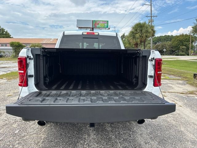 2025 RAM 1500 LIMITED Crew Cab Pickup Slide 19
