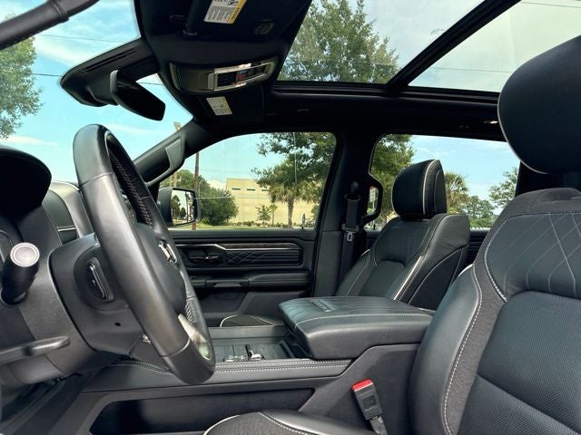 2025 RAM 1500 LIMITED Crew Cab Pickup Slide 22