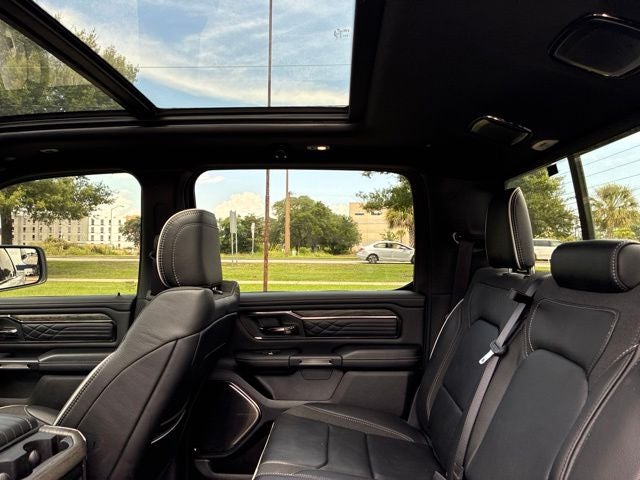 2025 RAM 1500 LIMITED Crew Cab Pickup Slide 23