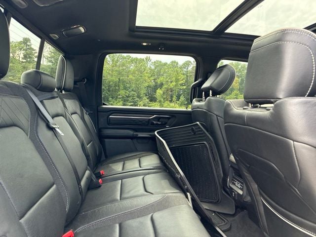2025 RAM 1500 LIMITED Crew Cab Pickup Slide 25